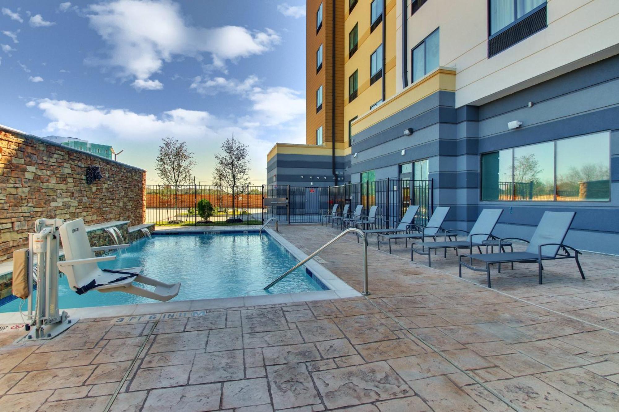 Fairfield Inn And Suites By Marriott Houston Brookhollow Bagian luar foto